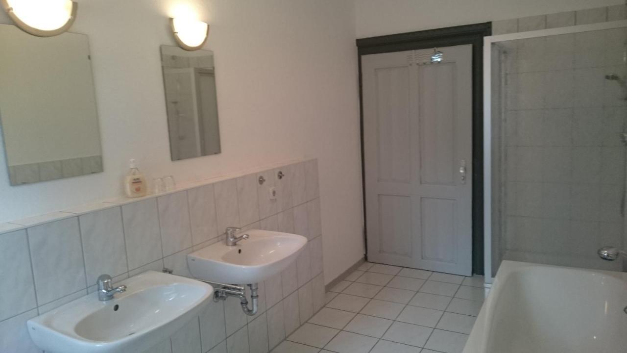 Gaststaette Und Pension Felsenthal Tabarz Kültér fotó